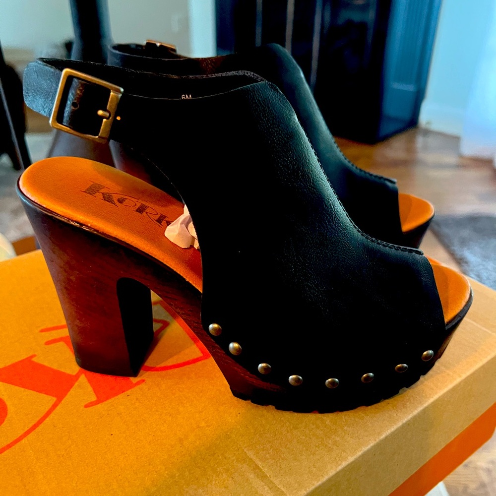 Korks black heels new in box size 6